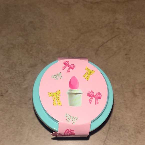 Lip Print Makeup Bag with Beauty Sponge Case and twilly - Picture 5 of 6